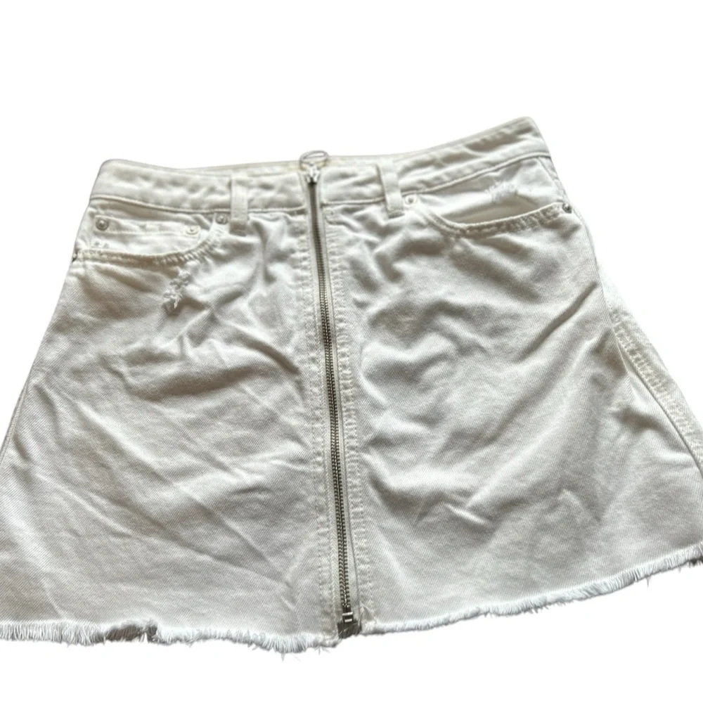 Free People Women's White Denim Mini‎ Skirt Size 26 Casual Pockets